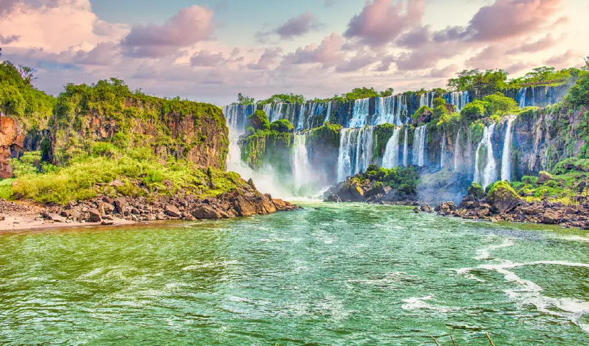 VIAJE VINOS Y CATARATAS 